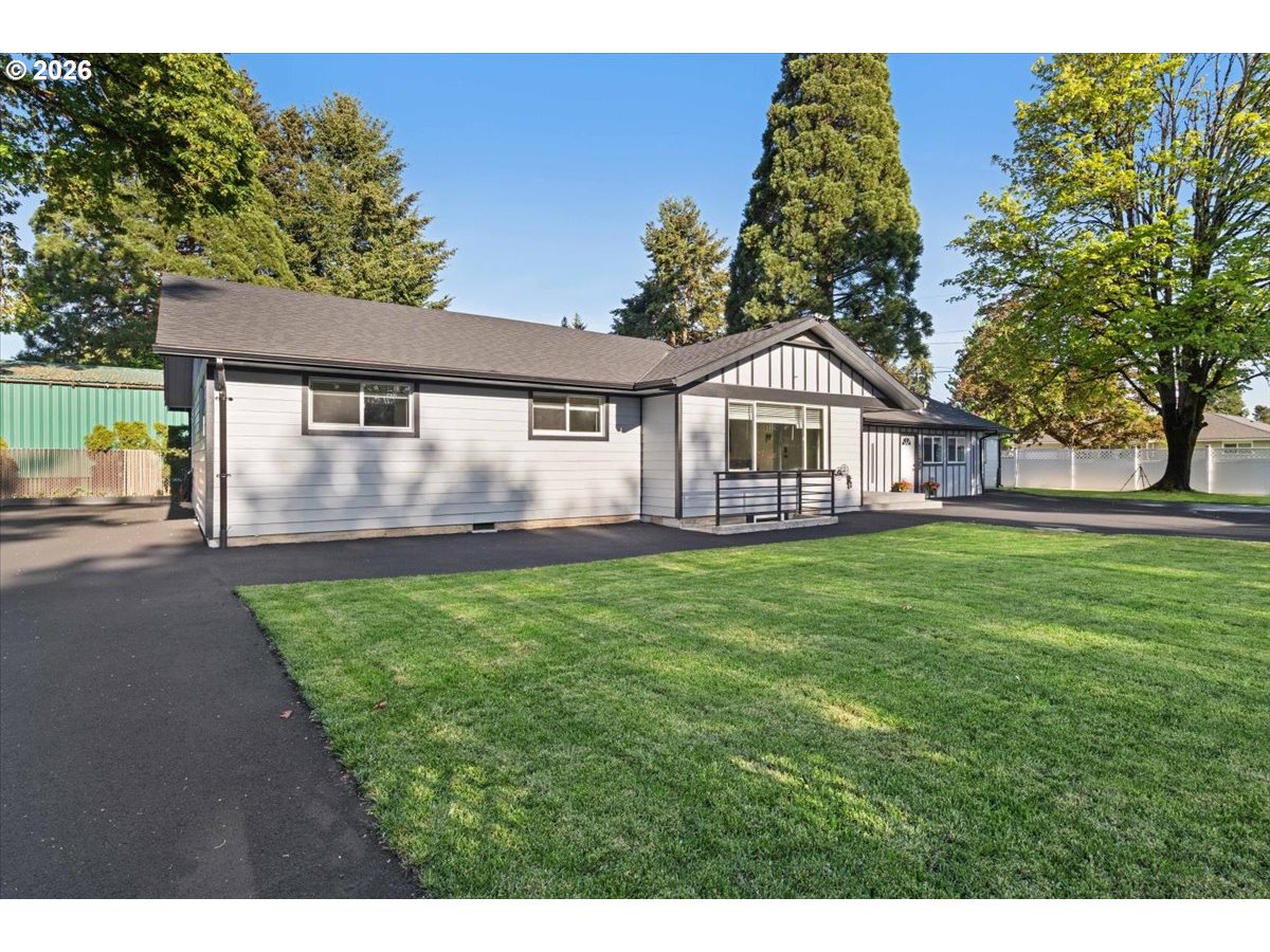 1123 JAYS DR