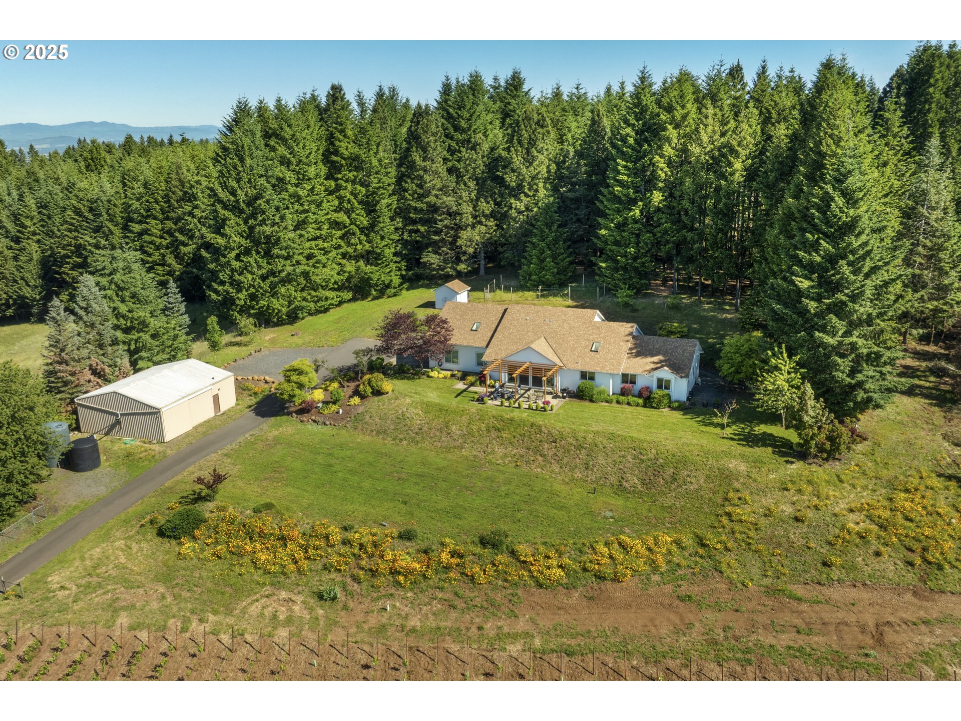 17385 NE FAIRVIEW DR