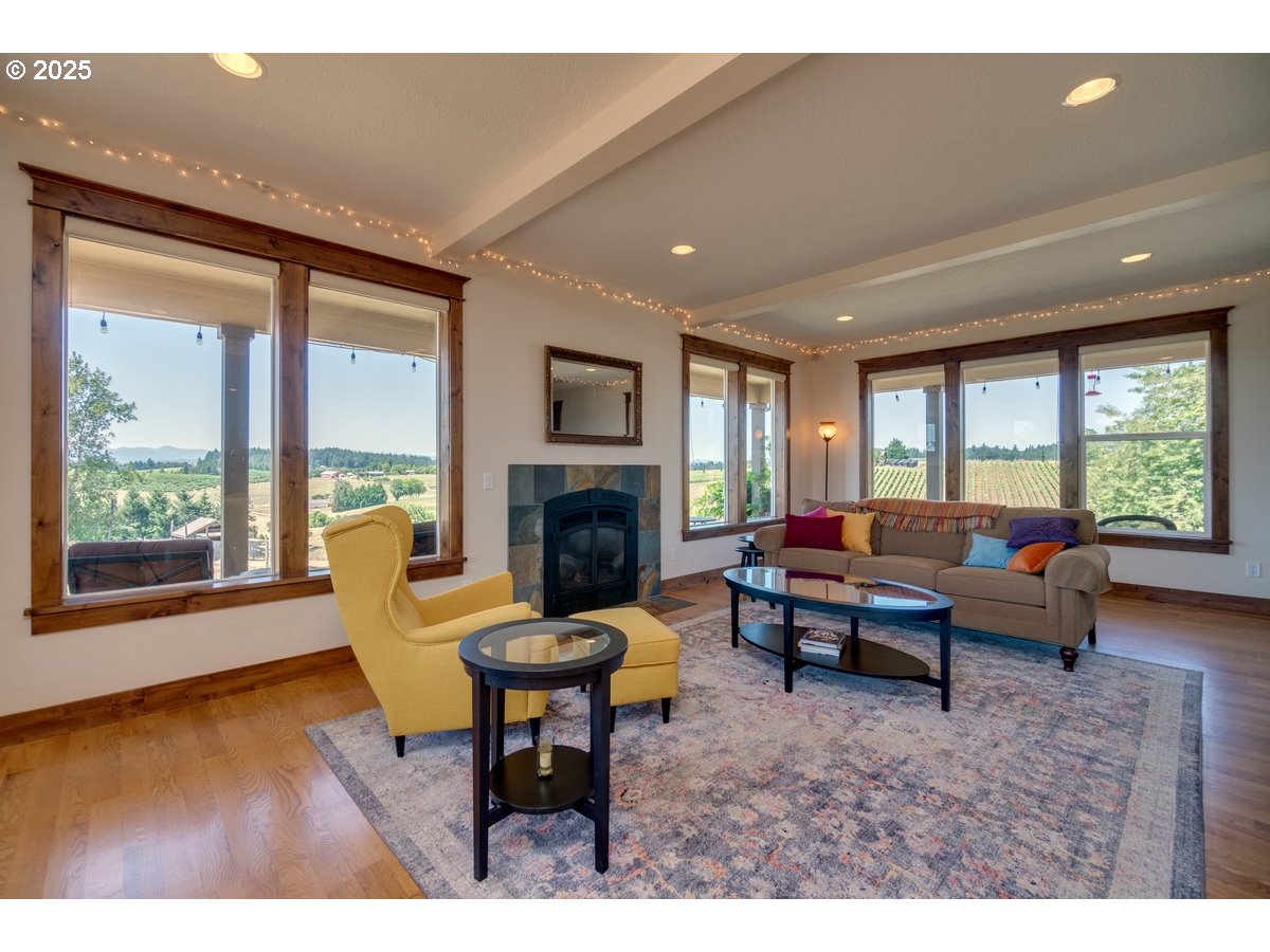 11825 NE FINN HILL LOOP