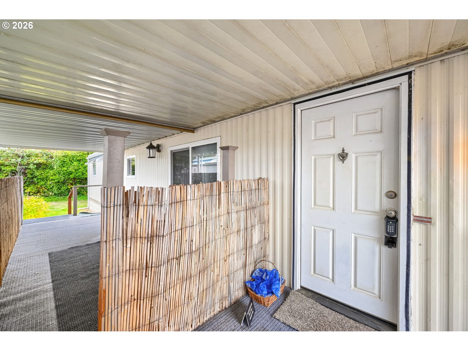 501 DIVISION AVE 60
