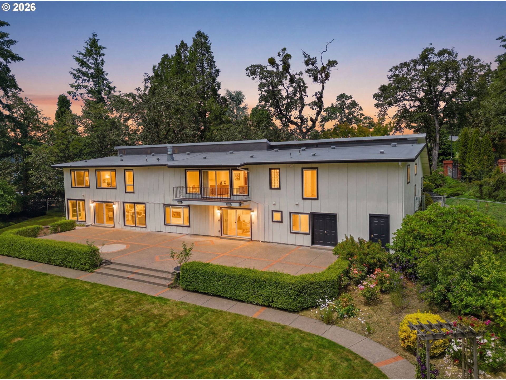 3915 N SHASTA LOOP