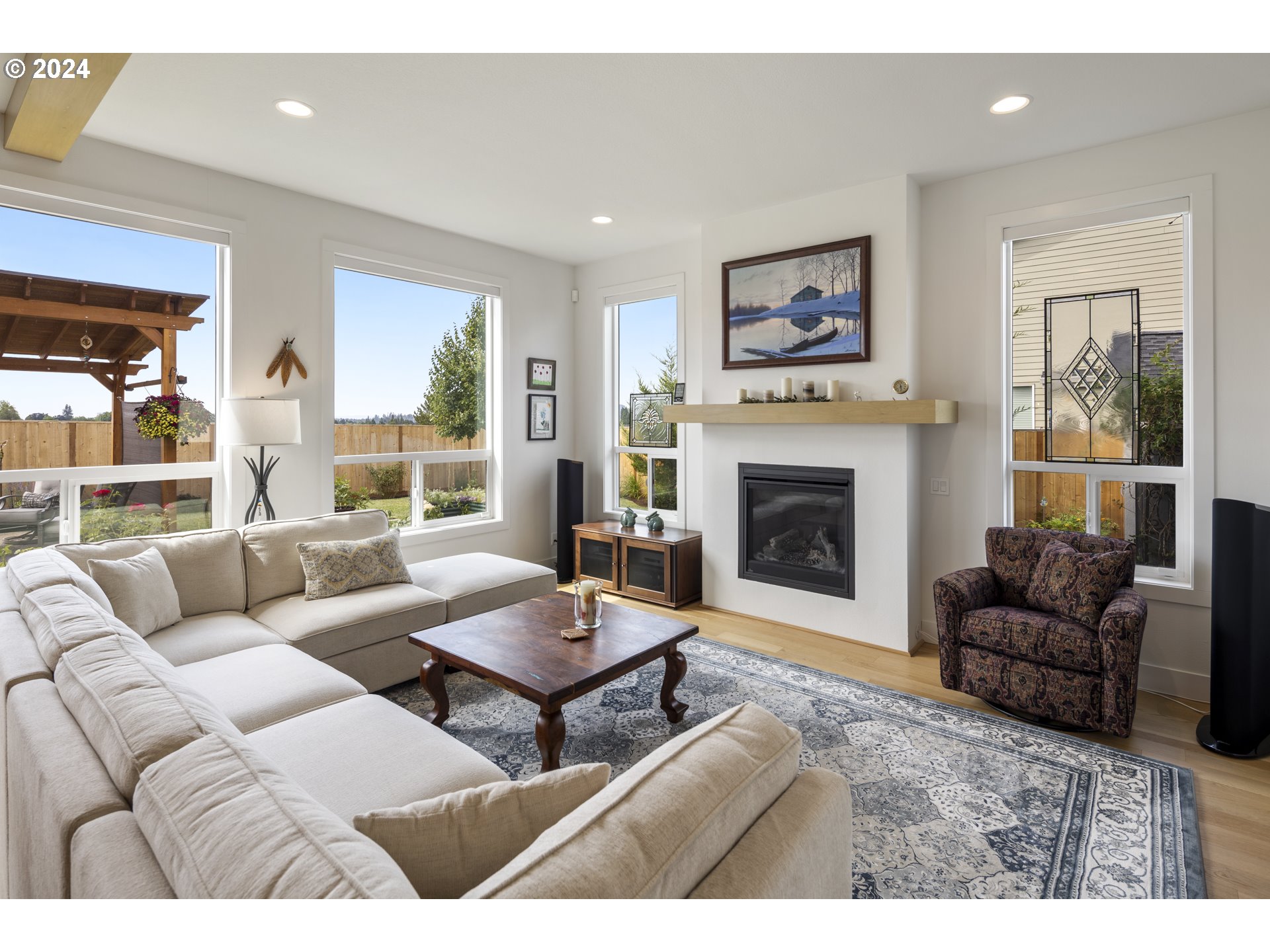1306 E VINTAGE ST