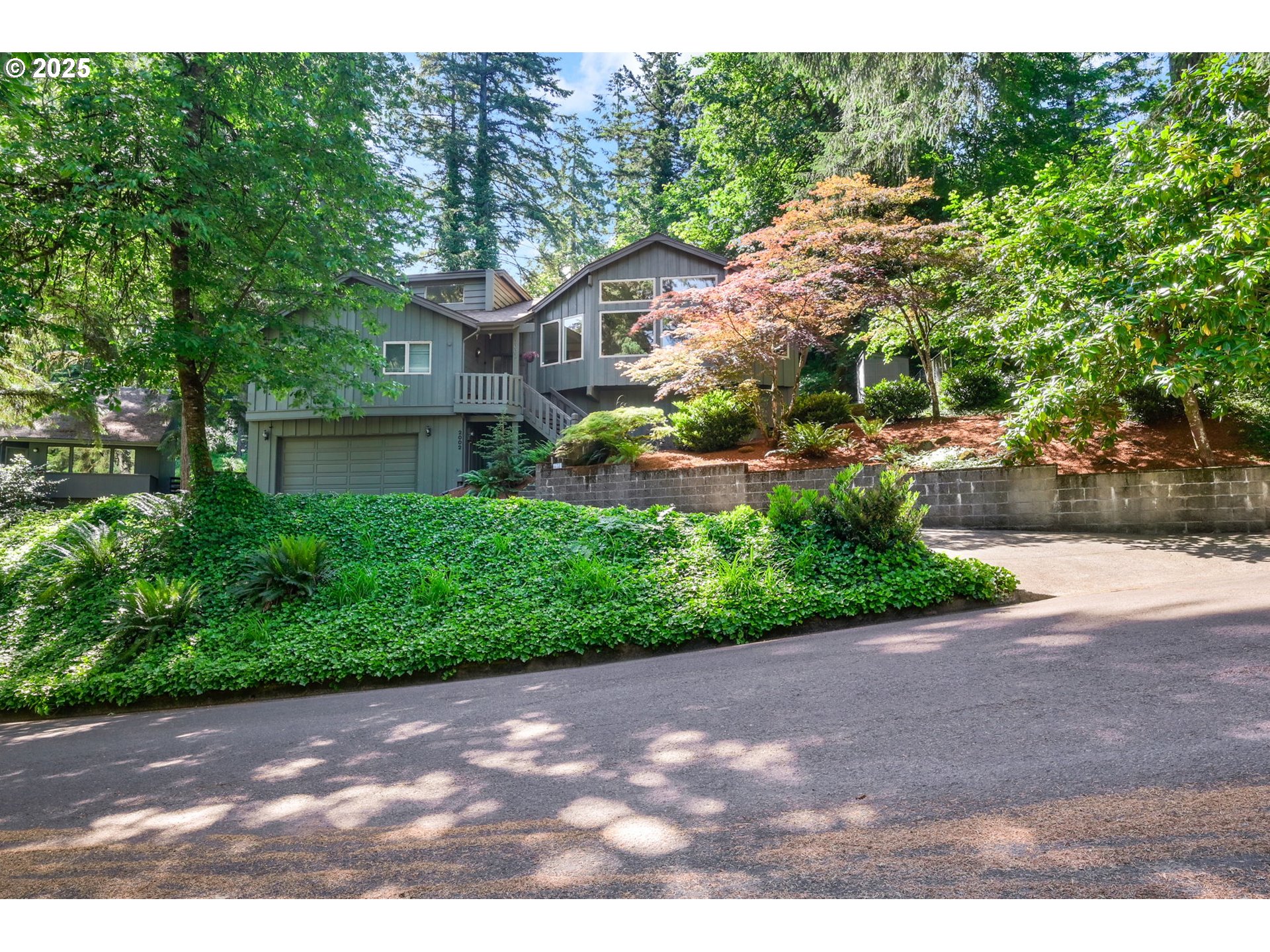 Eugene, Oregon 97405, United States, 4 Bedrooms Bedrooms, ,3 BathroomsBathrooms,Residential,Active,147666