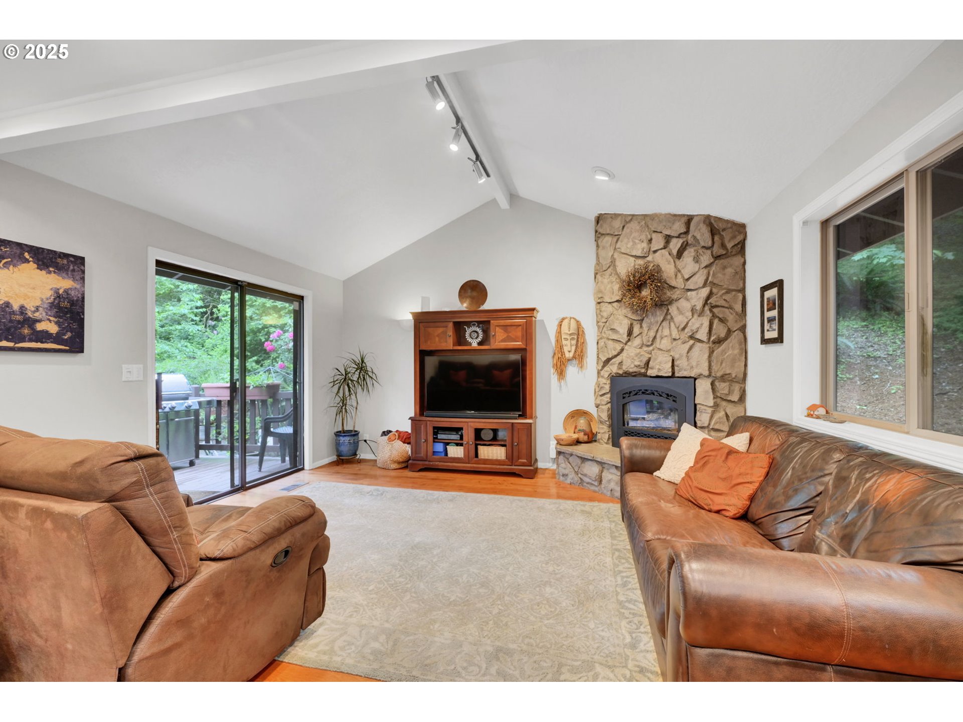 Eugene, Oregon 97405, United States, 4 Bedrooms Bedrooms, ,3 BathroomsBathrooms,Residential,Active,147666