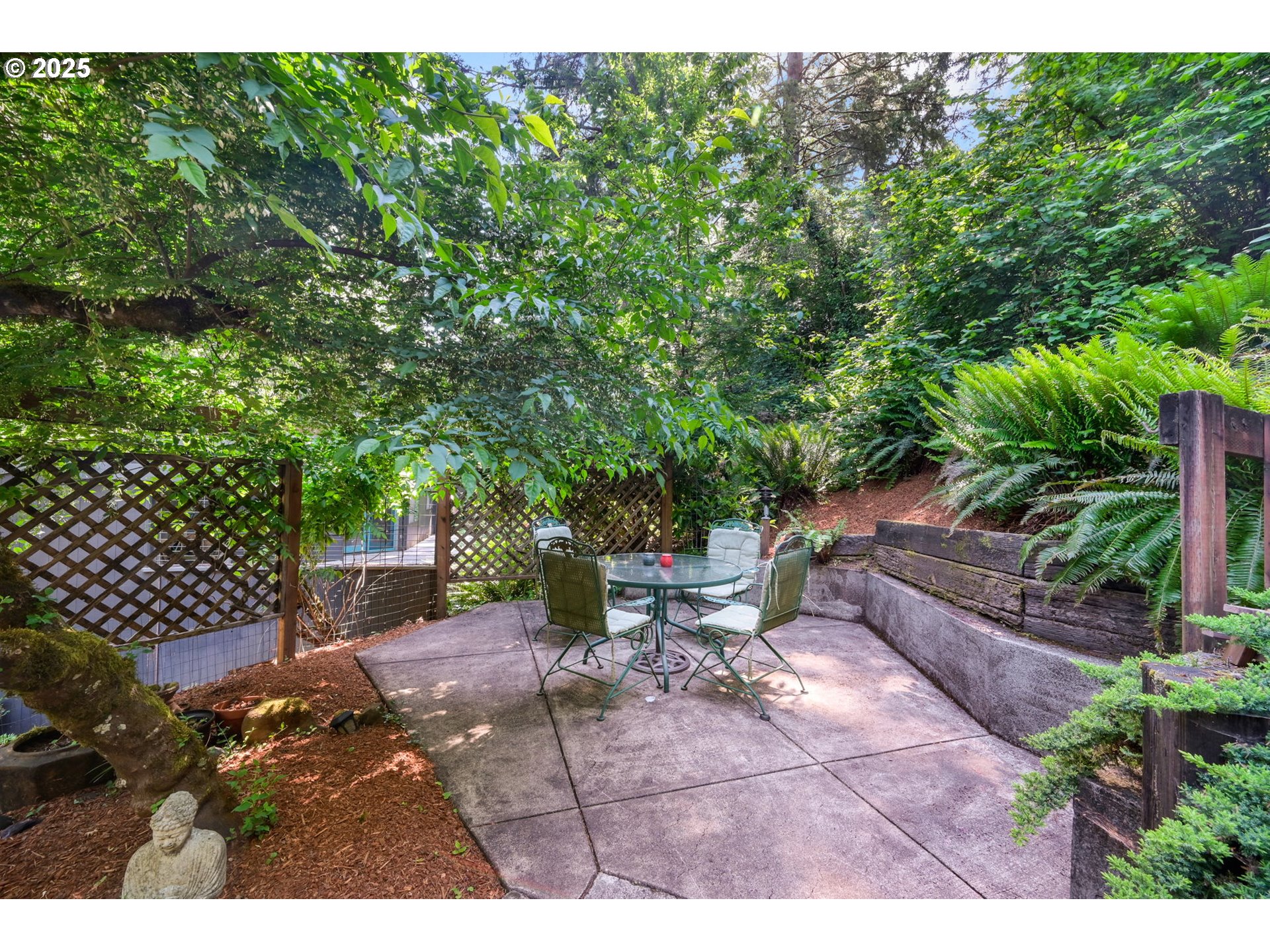 Eugene, Oregon 97405, United States, 4 Bedrooms Bedrooms, ,3 BathroomsBathrooms,Residential,Active,147666