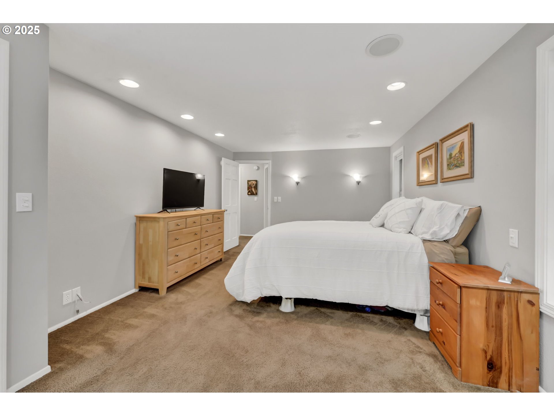 Eugene, Oregon 97405, United States, 4 Bedrooms Bedrooms, ,3 BathroomsBathrooms,Residential,Active,147666