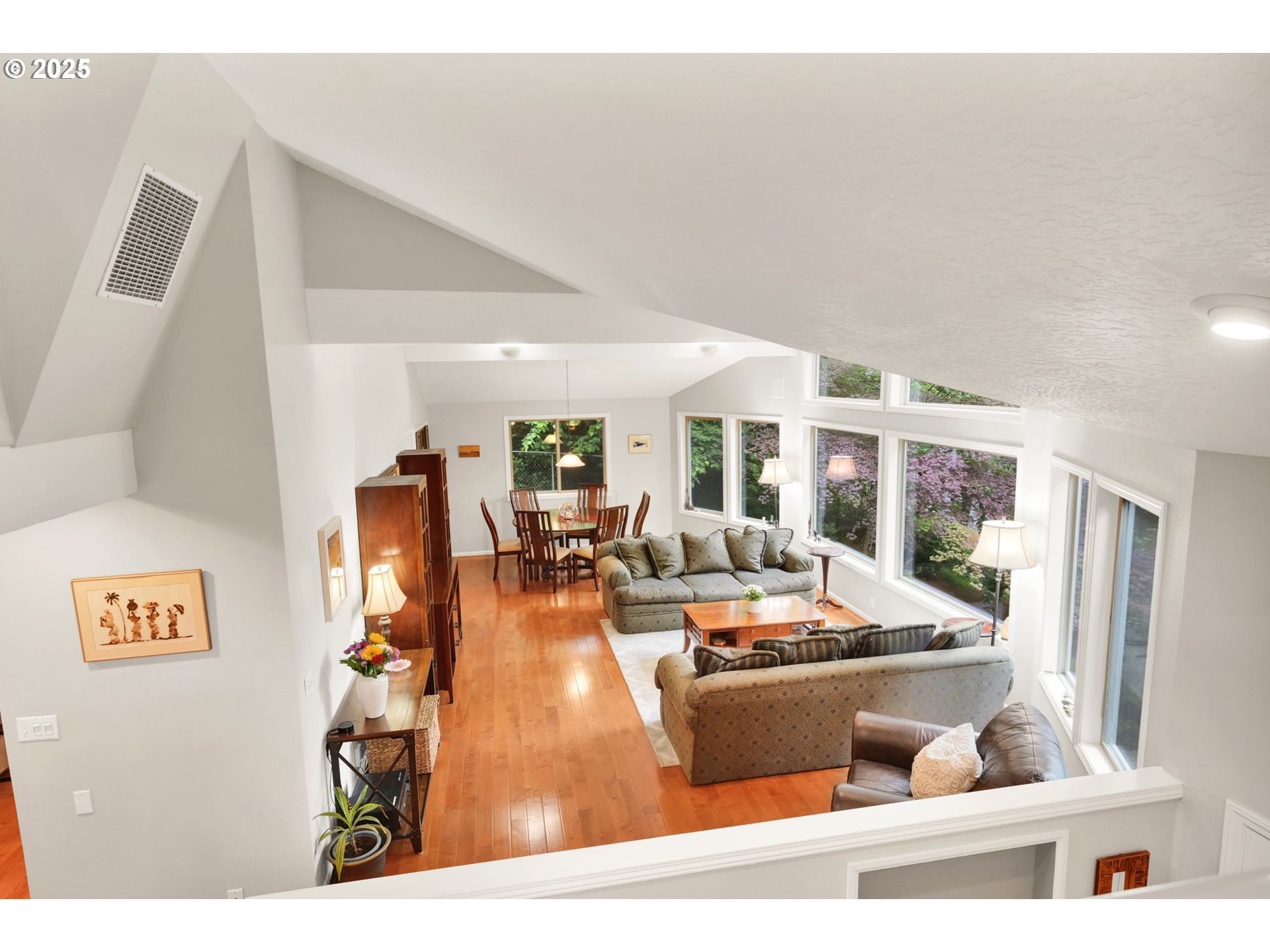 Eugene, Oregon 97405, United States, 4 Bedrooms Bedrooms, ,3 BathroomsBathrooms,Residential,Active,147666