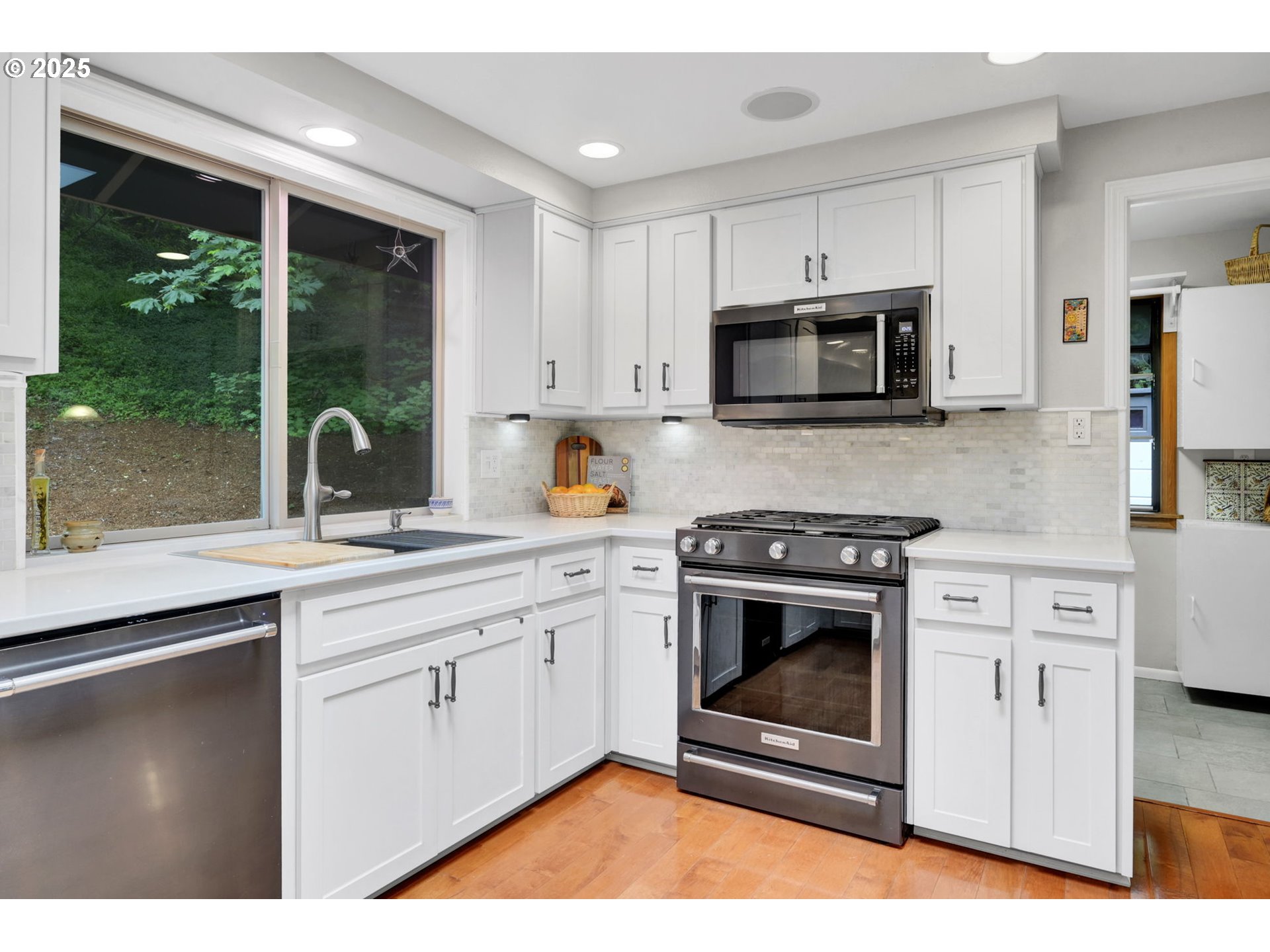 Eugene, Oregon 97405, United States, 4 Bedrooms Bedrooms, ,3 BathroomsBathrooms,Residential,Active,147666