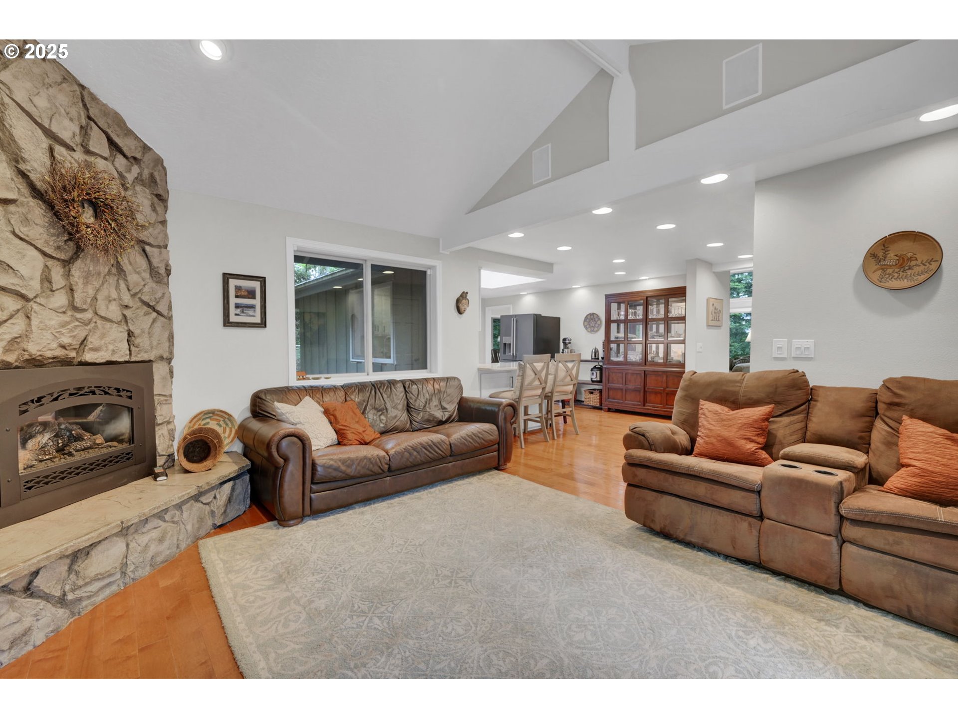 Eugene, Oregon 97405, United States, 4 Bedrooms Bedrooms, ,3 BathroomsBathrooms,Residential,Active,147666