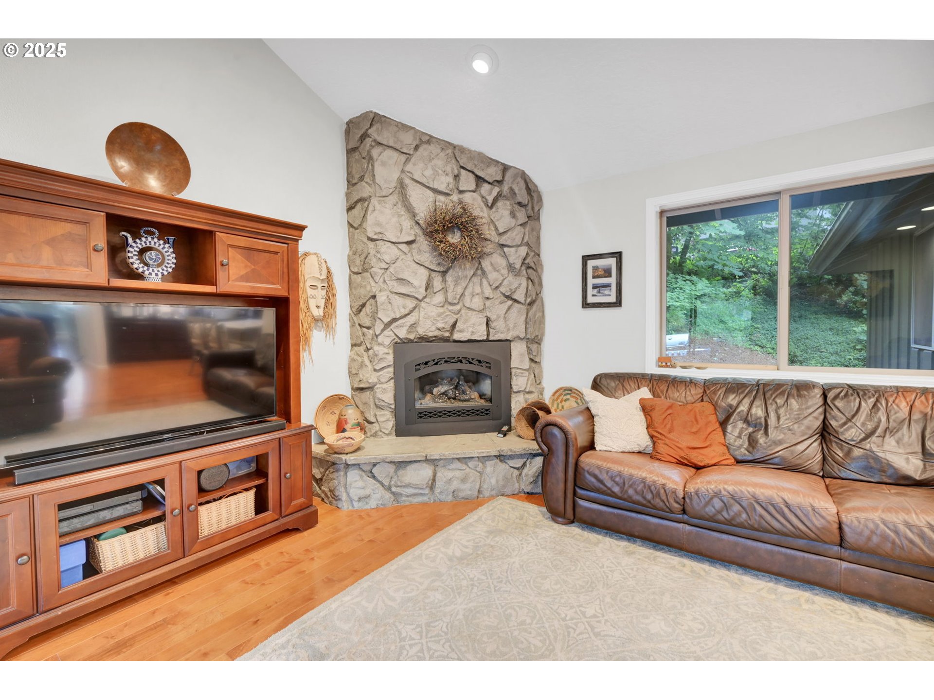 Eugene, Oregon 97405, United States, 4 Bedrooms Bedrooms, ,3 BathroomsBathrooms,Residential,Active,147666