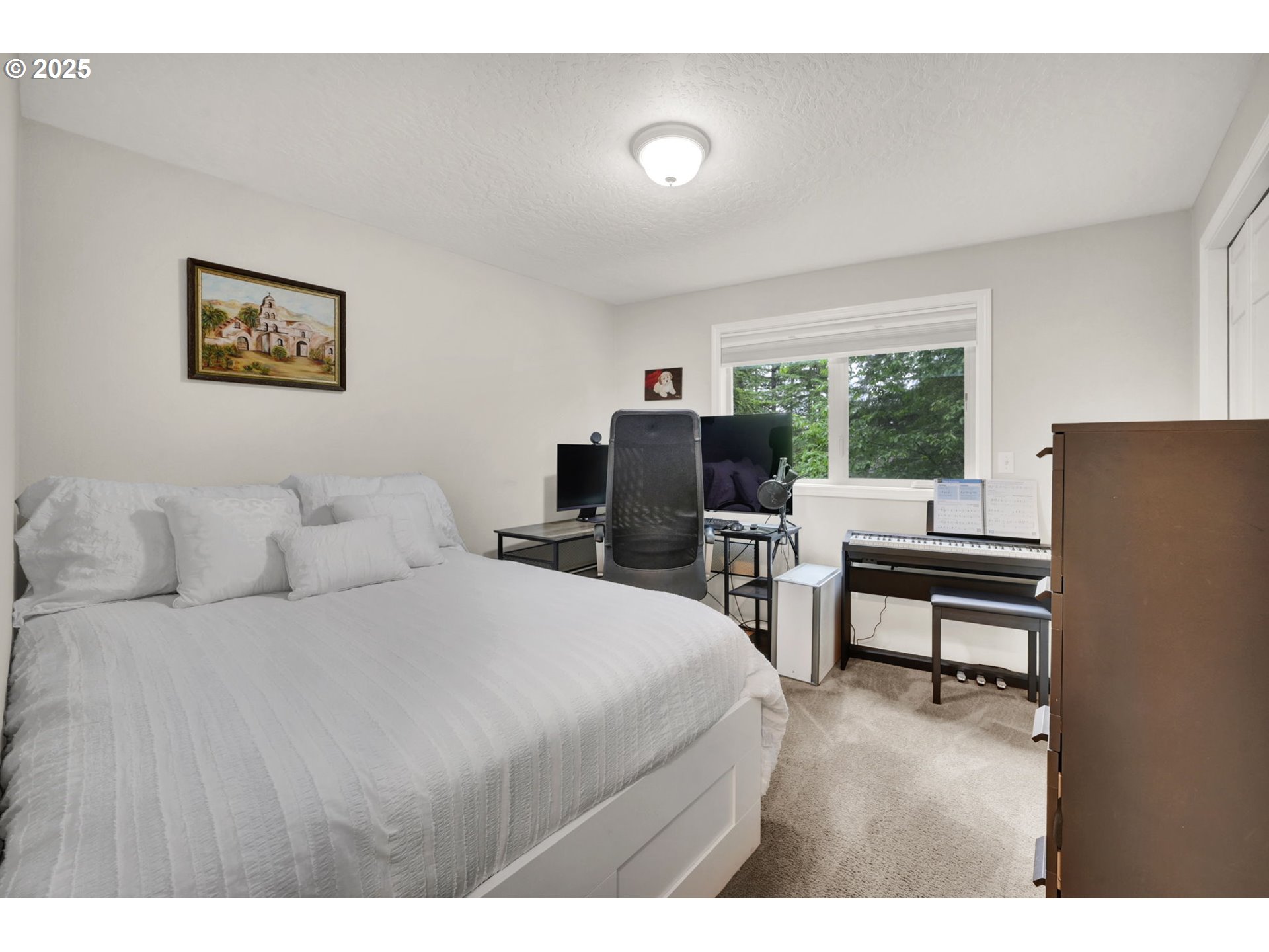 Eugene, Oregon 97405, United States, 4 Bedrooms Bedrooms, ,3 BathroomsBathrooms,Residential,Active,147666