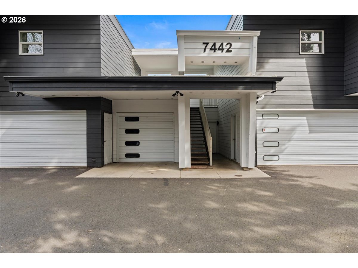 7442 S VIRGINIA AVE B