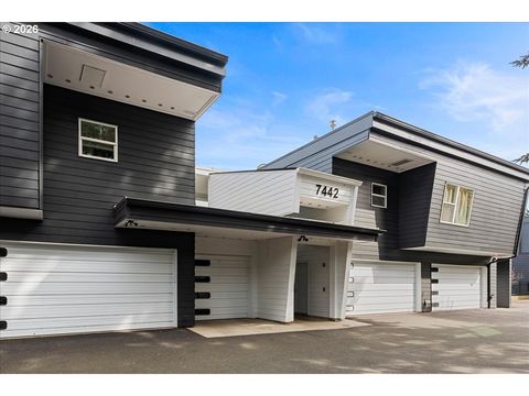 7442 S VIRGINIA AVE B Portland OR 97219