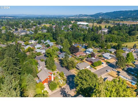 A home in Newberg