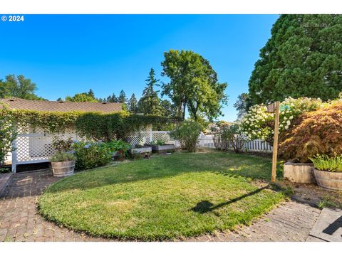 A home in Newberg