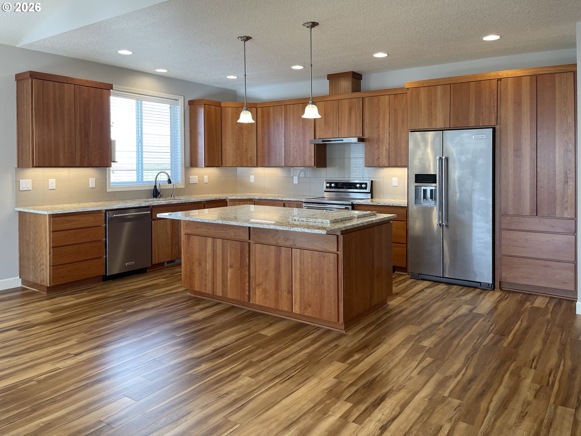 117 NW CANYON CREEK DR