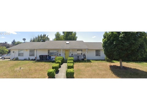 Photo of 1570 SW Fellows St, McMinnville, OR 97128 (MLS # 138263234)