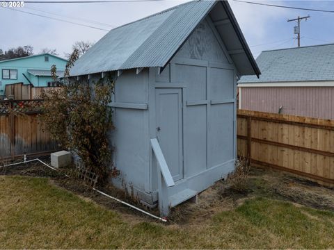 A home in Maupin