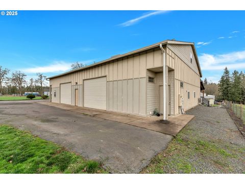 A home in Molalla