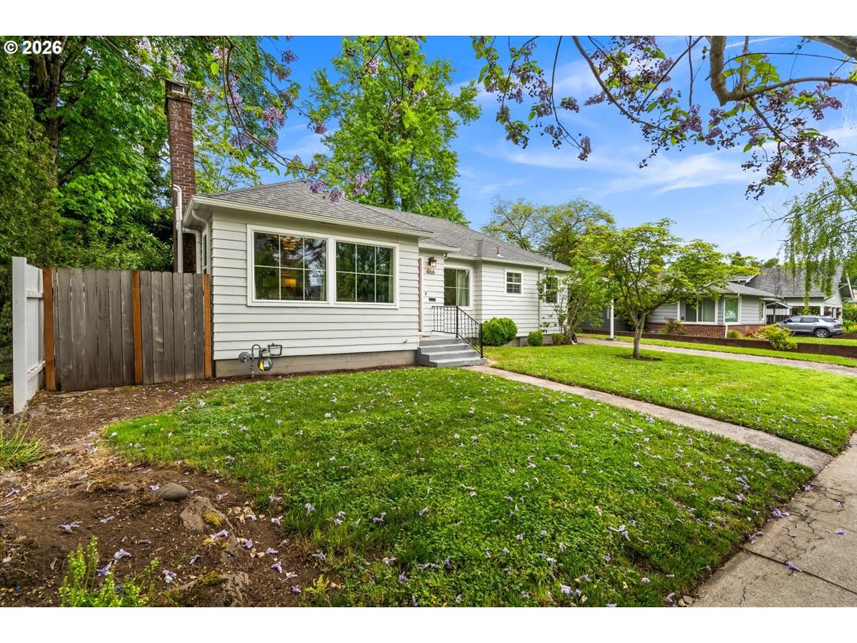 466 NW 3RD AVE