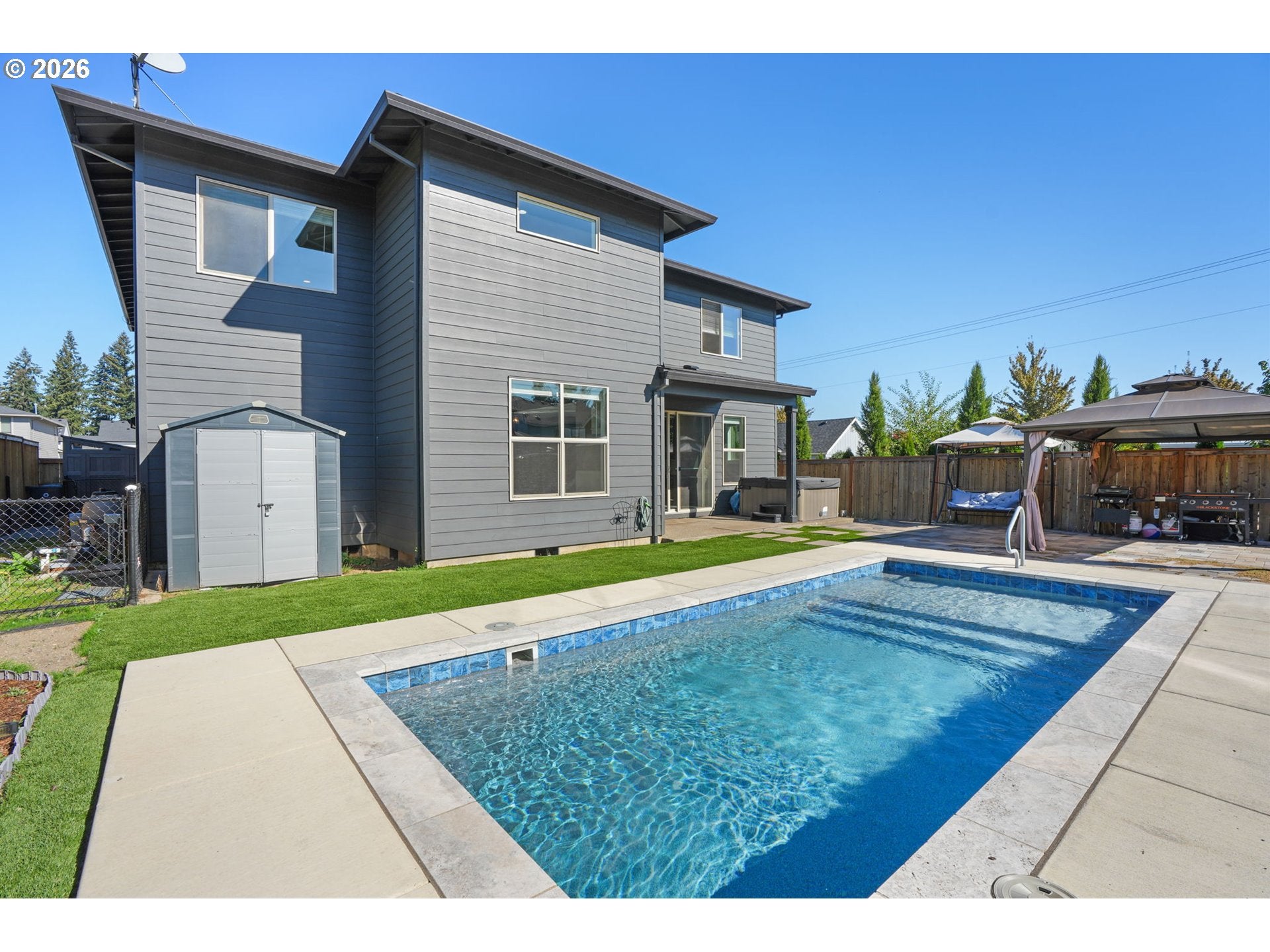 1053 NE 16TH AVE