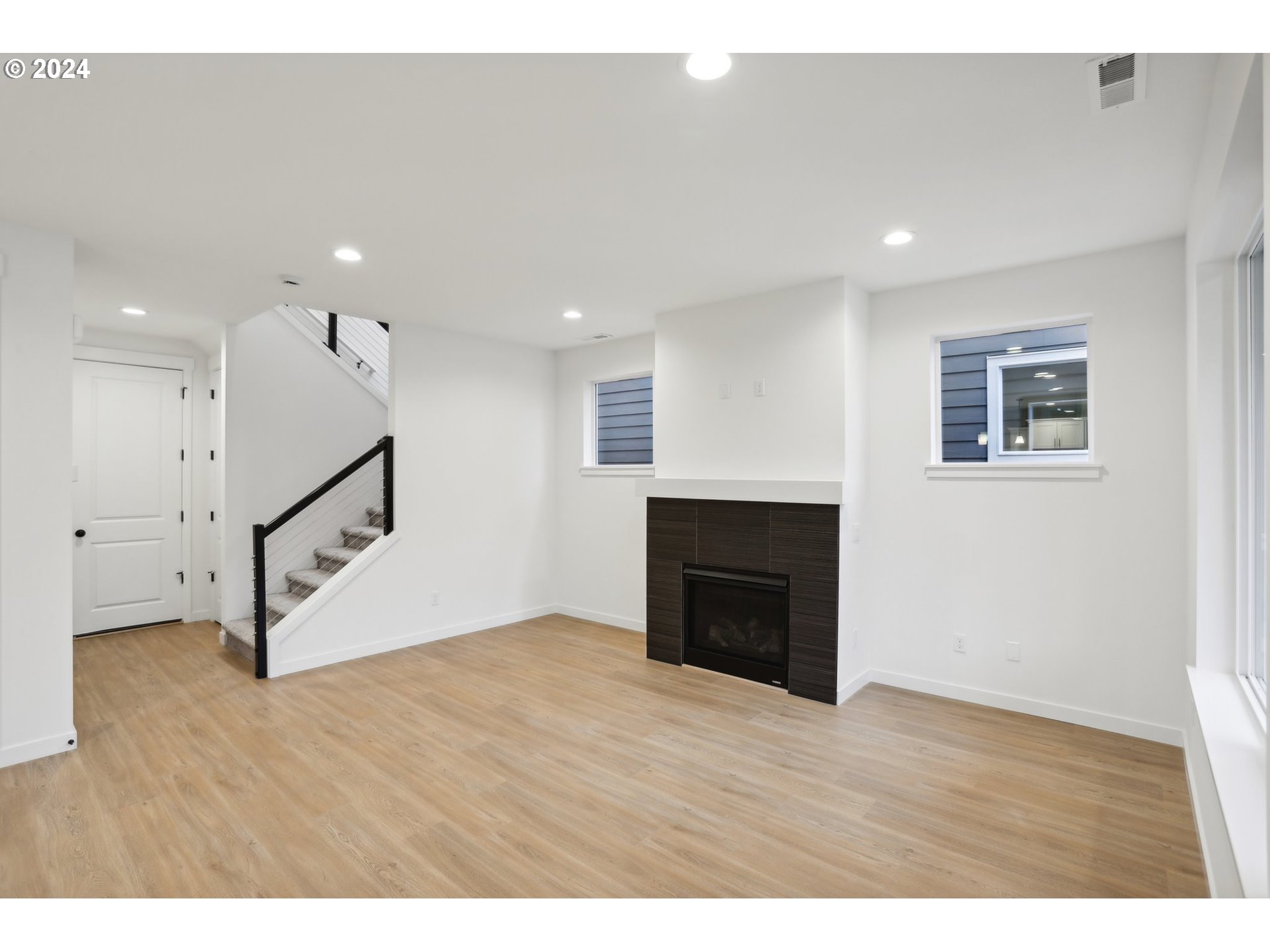 8413 SE Barlow LN SE