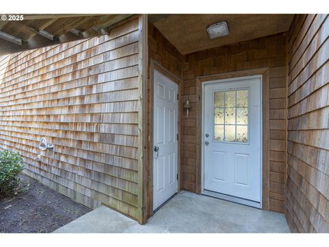 A home in Depoe Bay