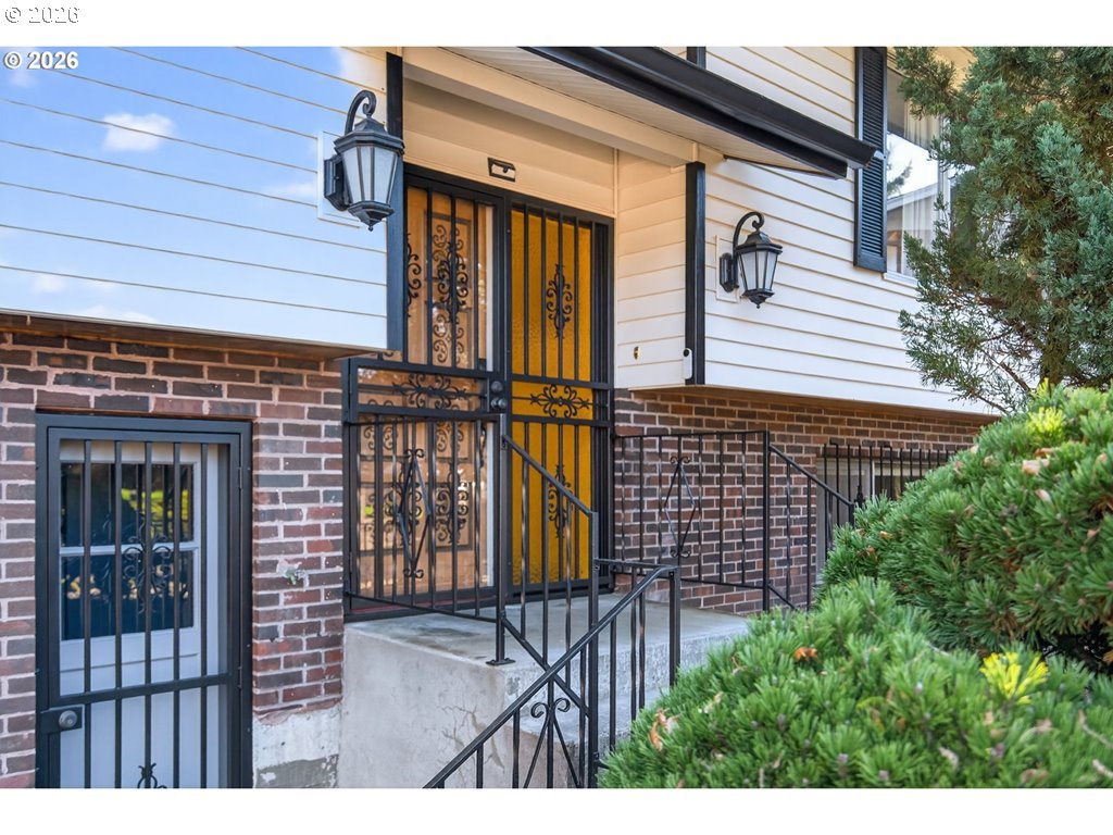 820 NE 168TH PL