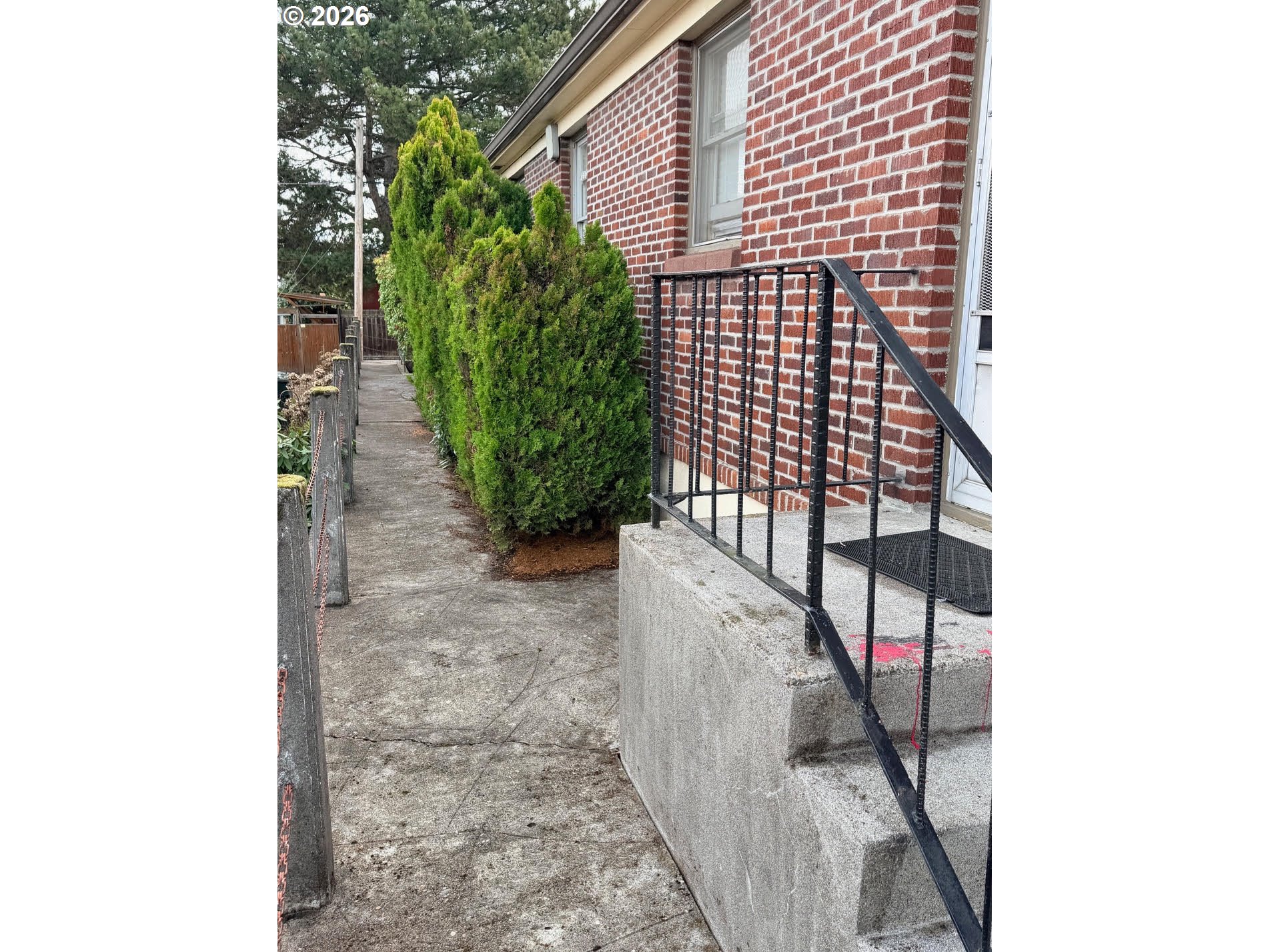 7102 N INTERSTATE AVE