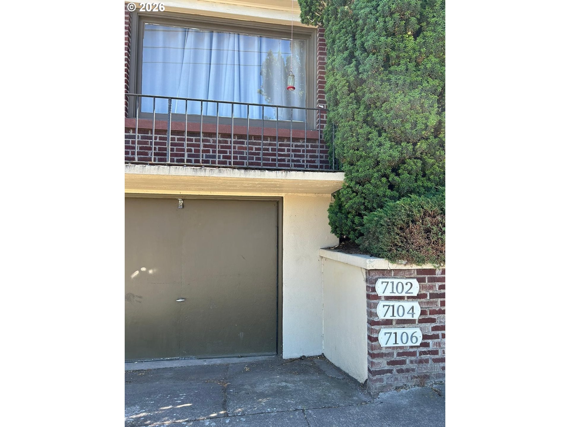 7102 N INTERSTATE AVE