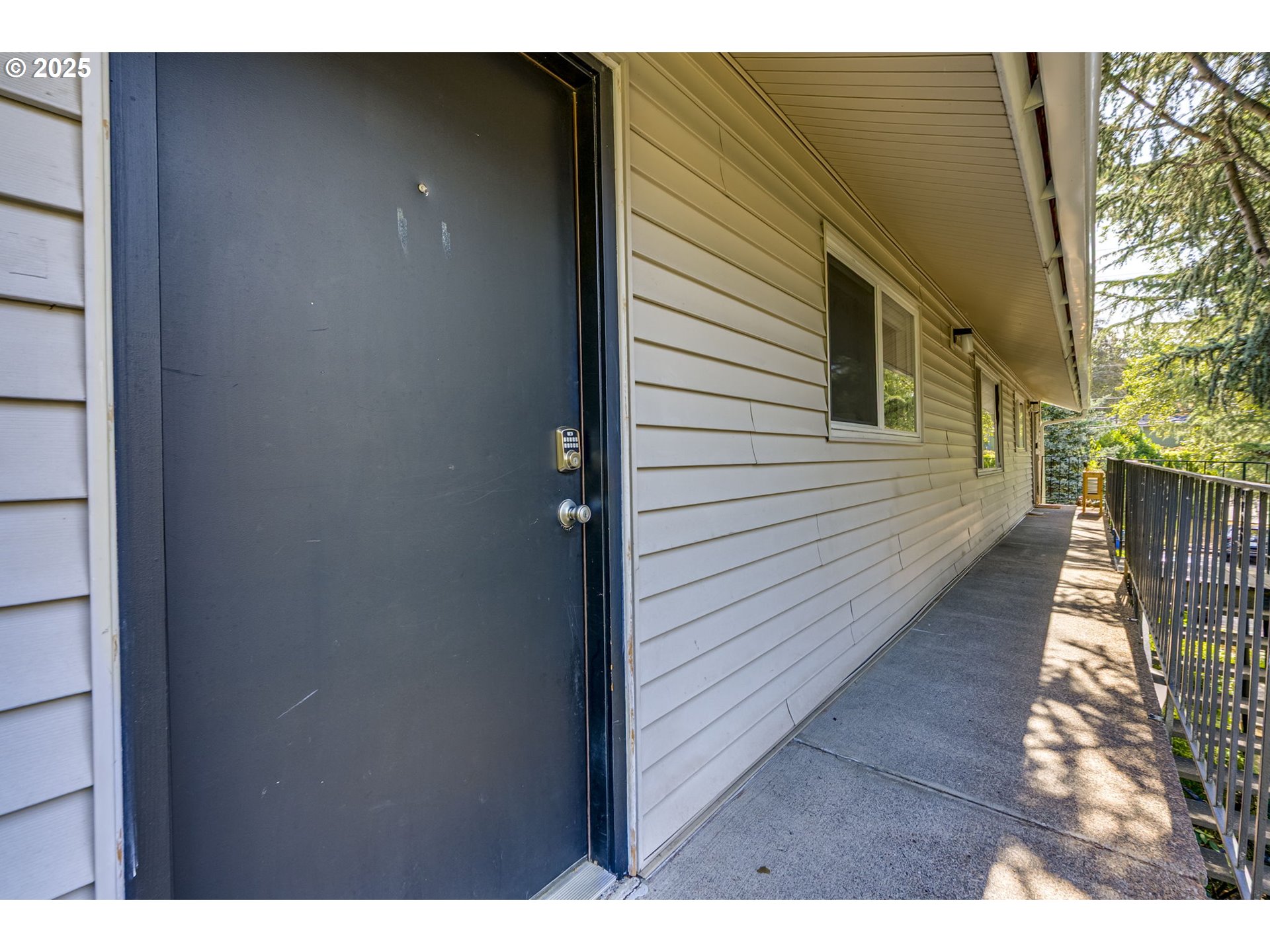 6825 SW CAPITOL HILL RD 27