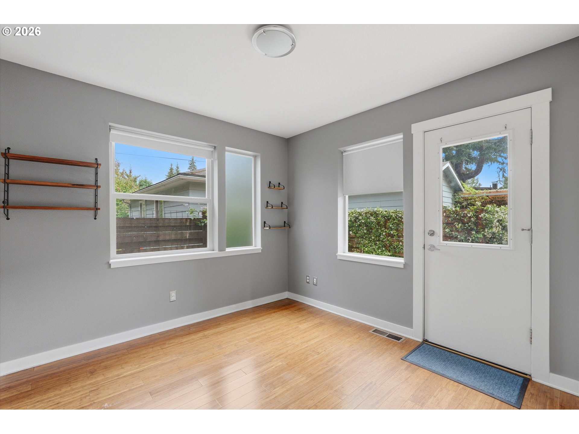 1051 N Fremont ST