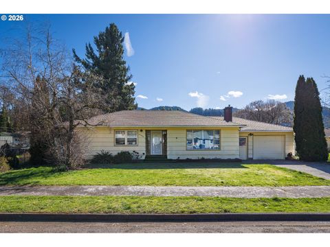 Photo of 47866 W 1st St, Oakridge, OR 97463 (MLS # 464636983)