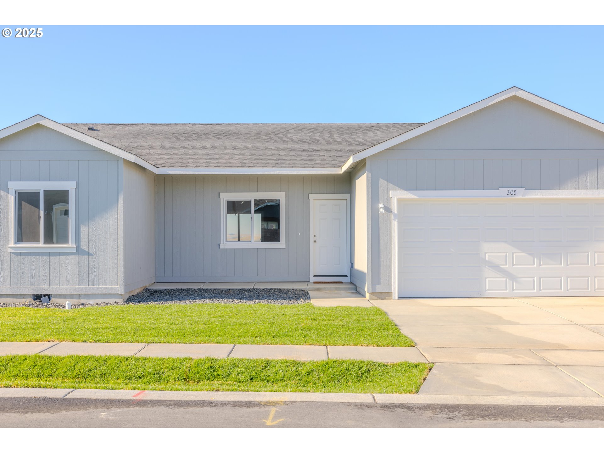 305 ROSALYNN DR