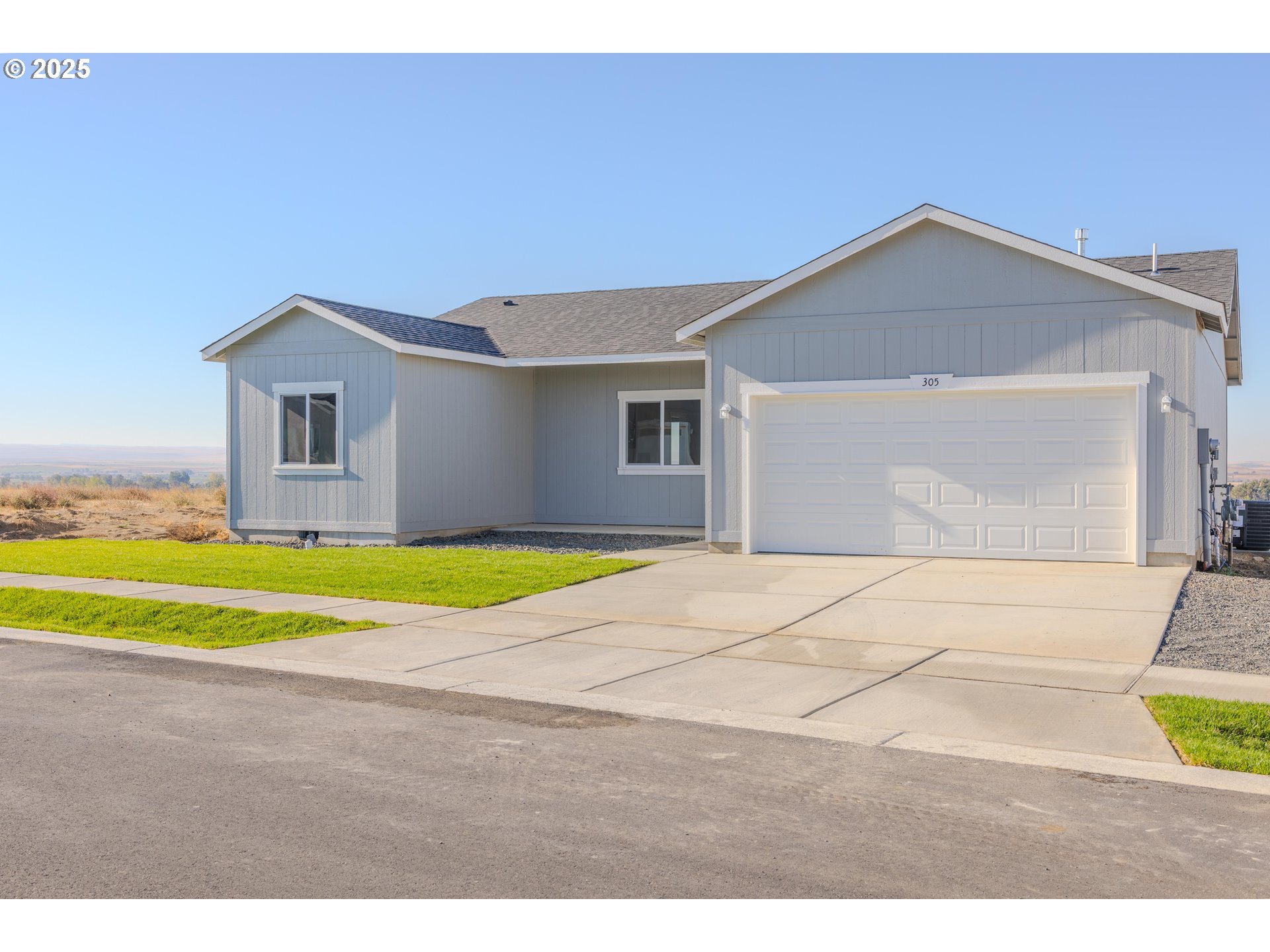 305 ROSALYNN DR