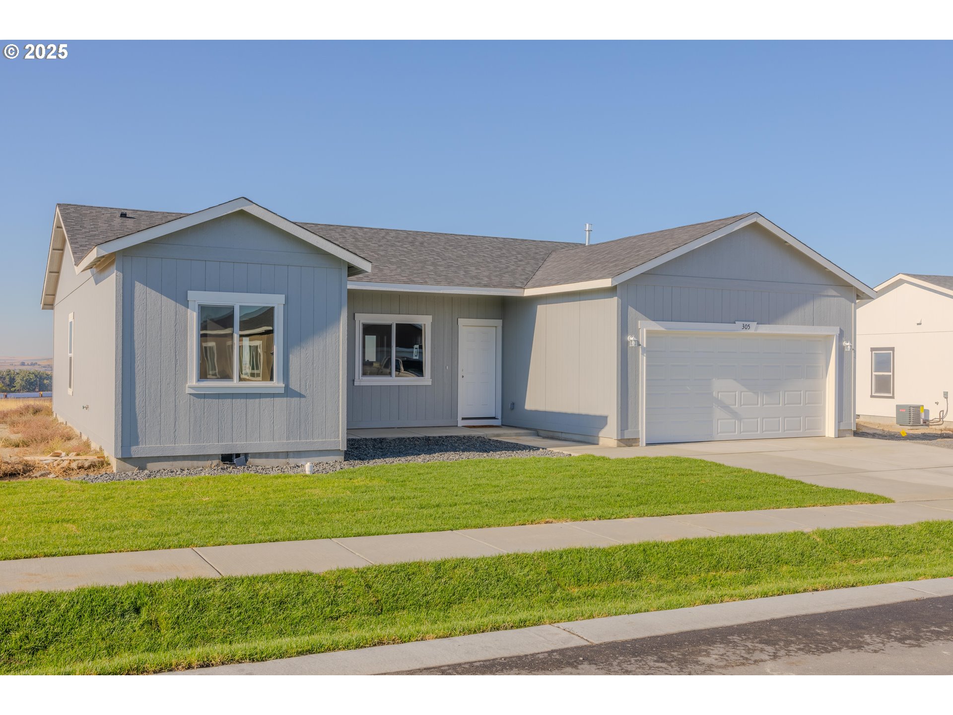 305 ROSALYNN DR