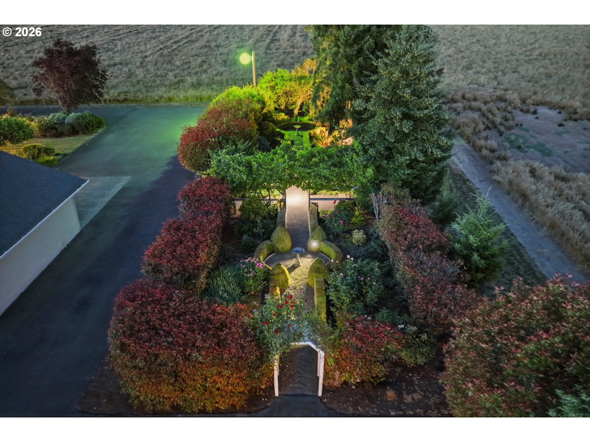 6090 Hwy 211