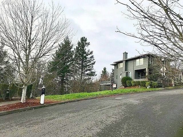 4055 NW RIGGS DR