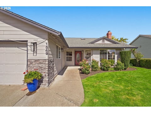 Photo of 1549 SW Fellows St, McMinnville, OR 97128 (MLS # 425708494)