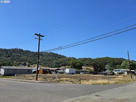 3598 HOOKER RD Roseburg OR 97470
