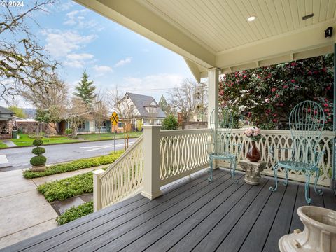 A home in Newberg