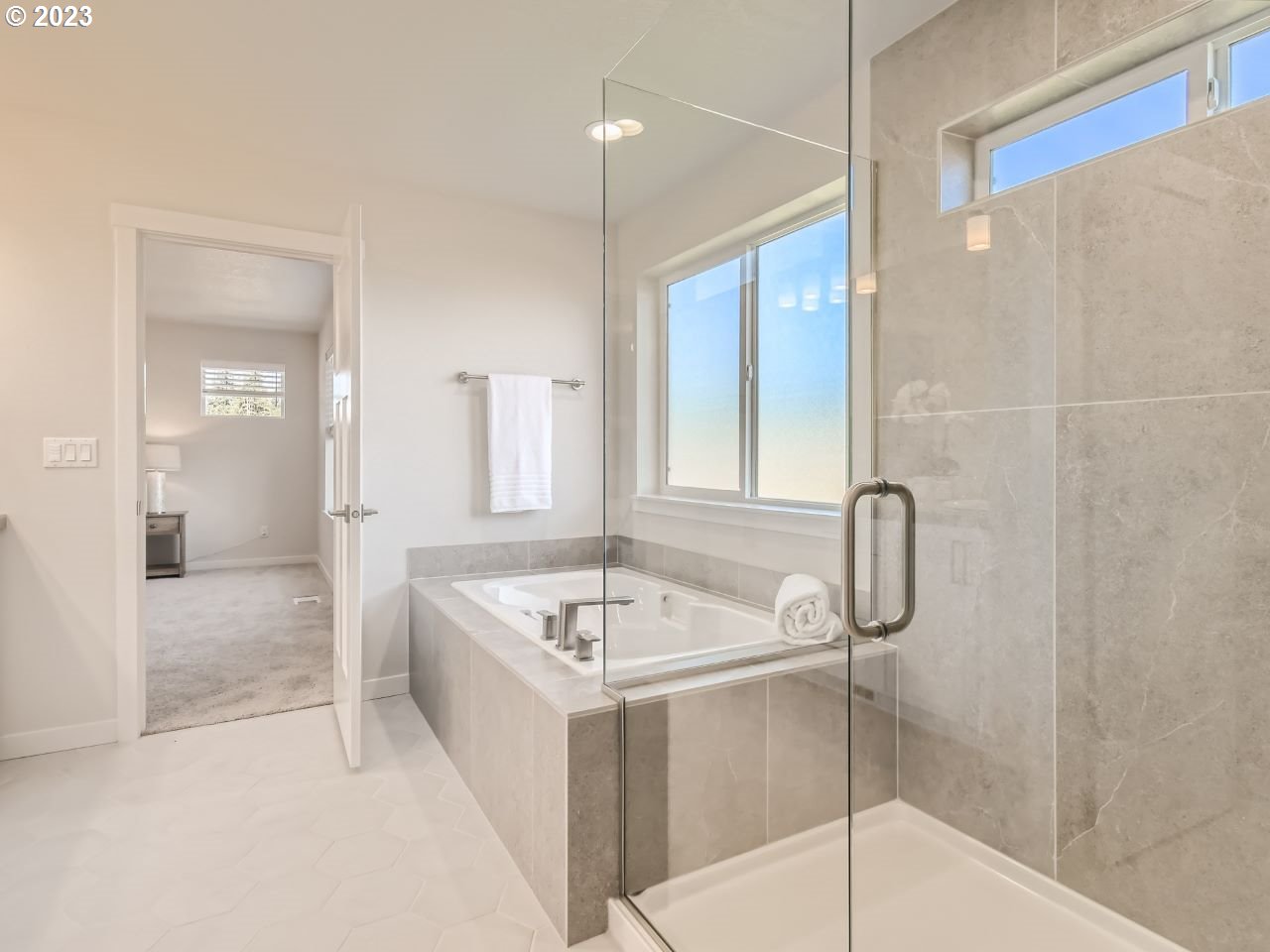 Sherwood, Oregon 97140, United States, 5 Bedrooms Bedrooms, ,3 BathroomsBathrooms,Residential,Pending,21261