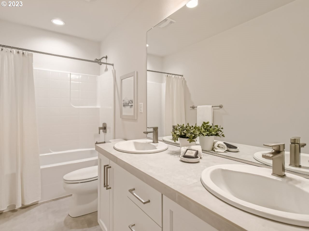 Sherwood, Oregon 97140, United States, 5 Bedrooms Bedrooms, ,3 BathroomsBathrooms,Residential,Pending,21261