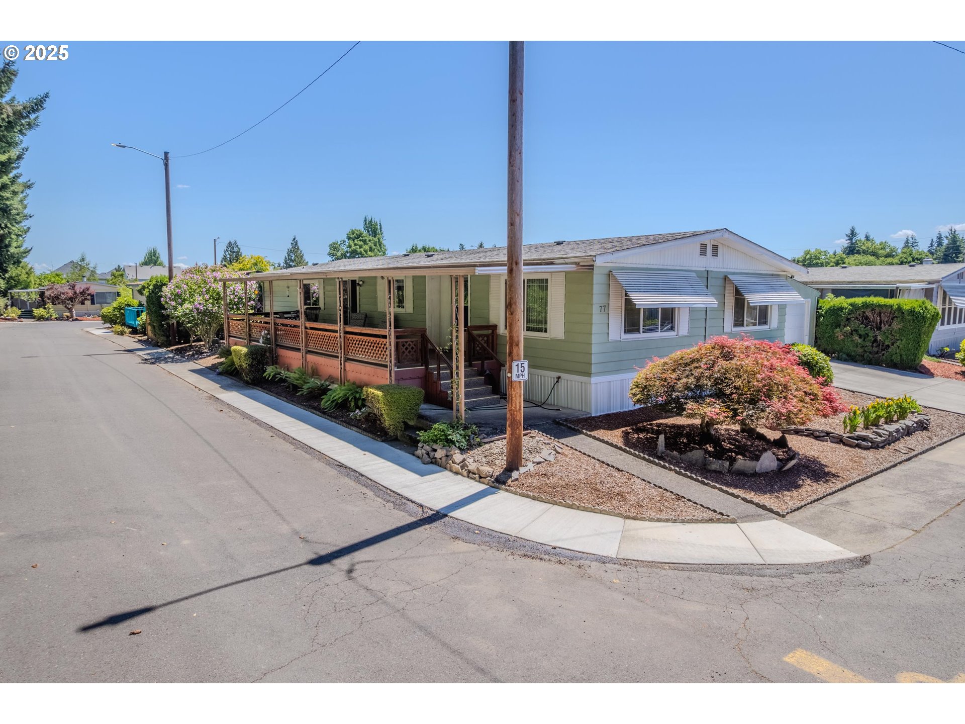 1055 LOCKHAVEN DR N #77