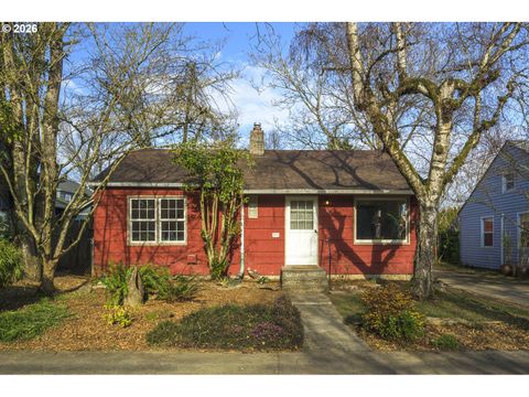 1653 SE LINN ST Portland OR 97202