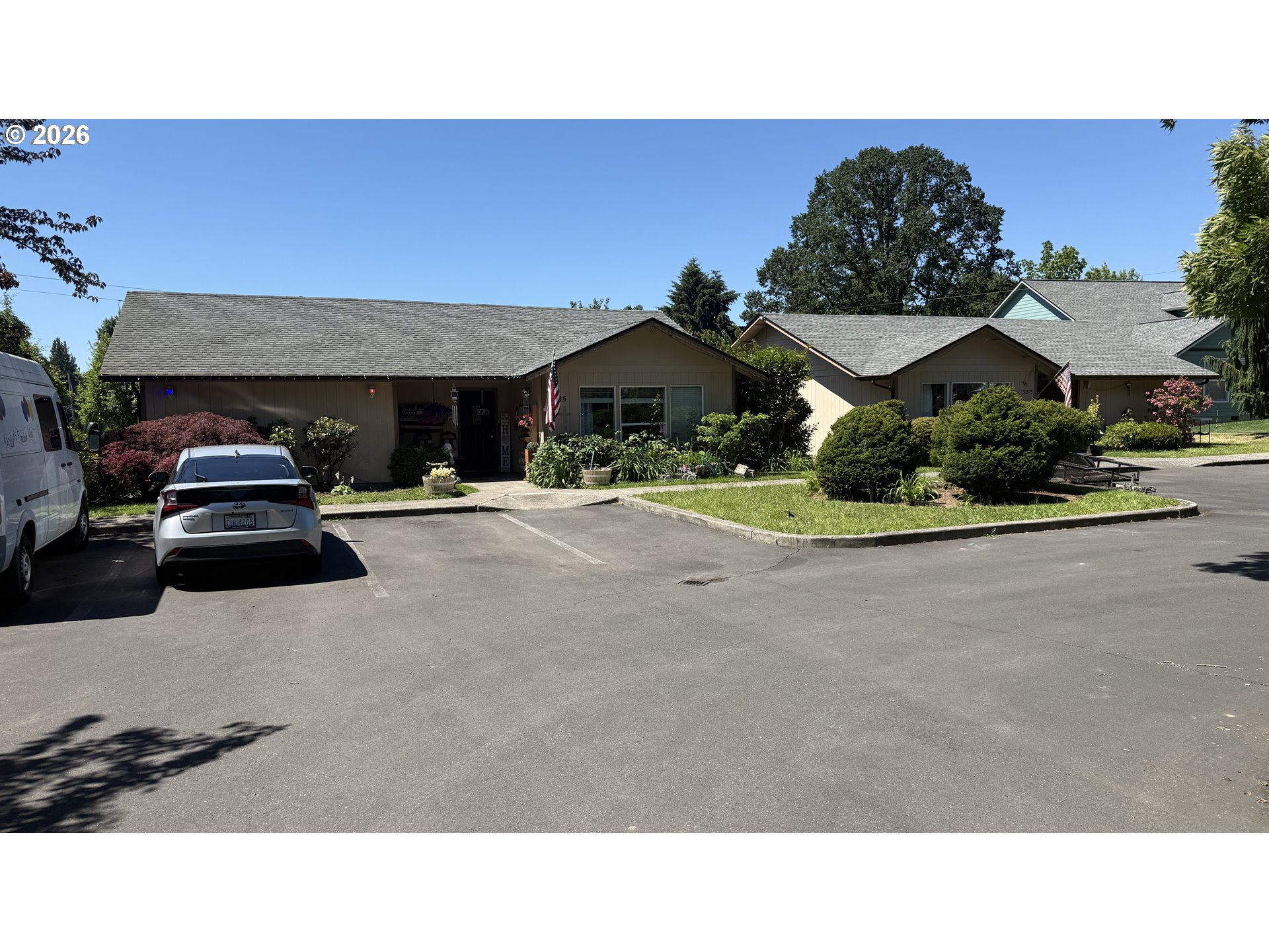 3205 PACIFIC WAY