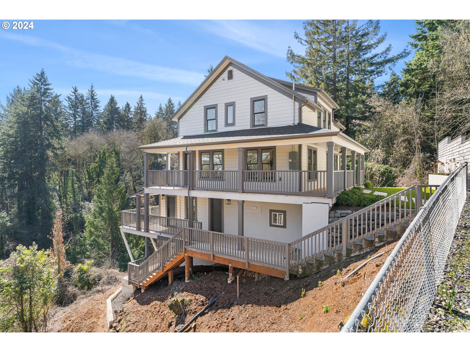 1440 SW BROADWAY DR