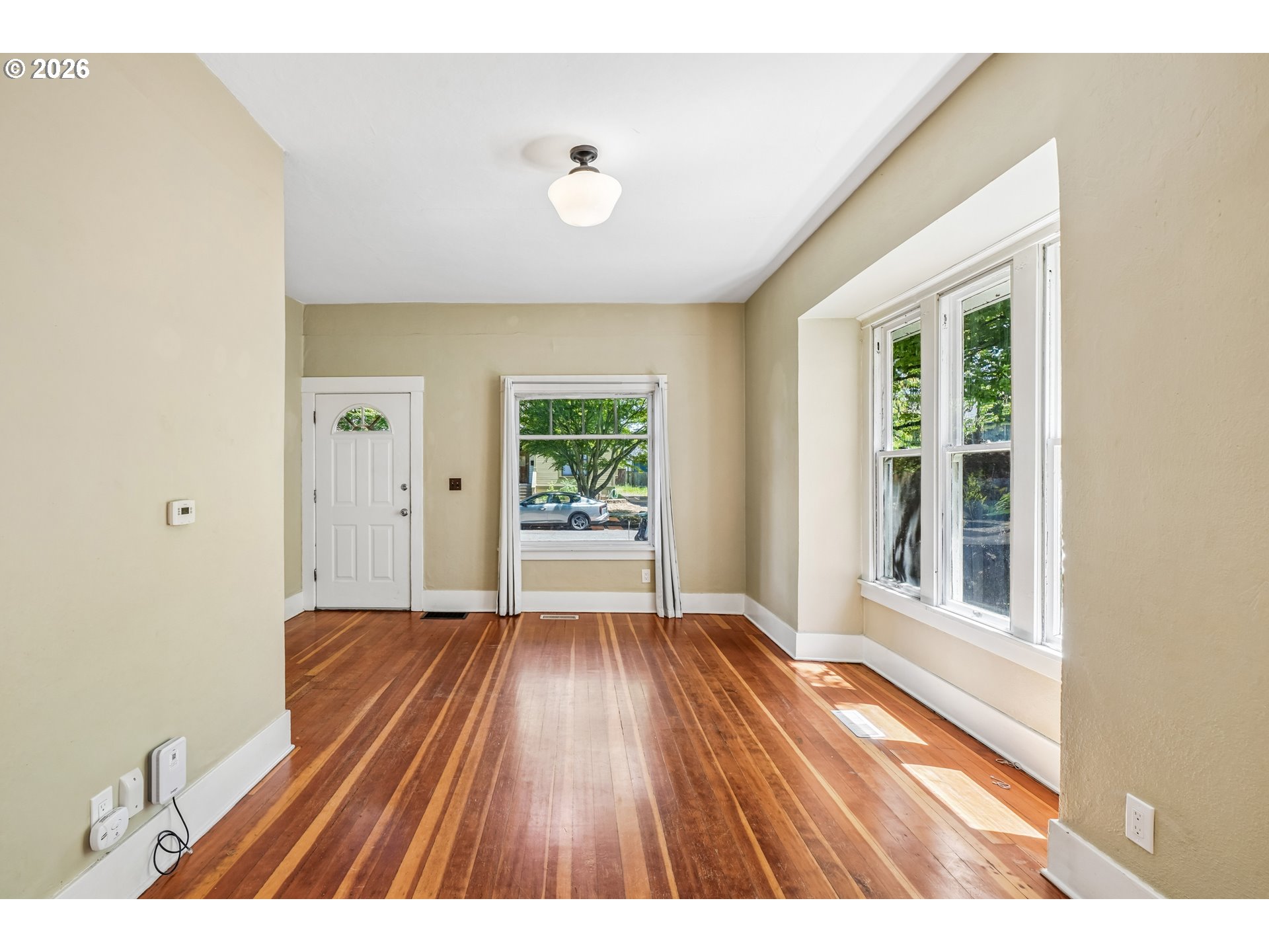 1909 1911 SE 35TH PL