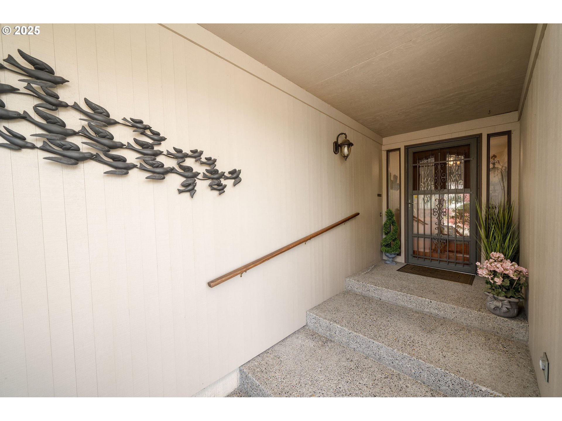 2037 NE 158TH PL