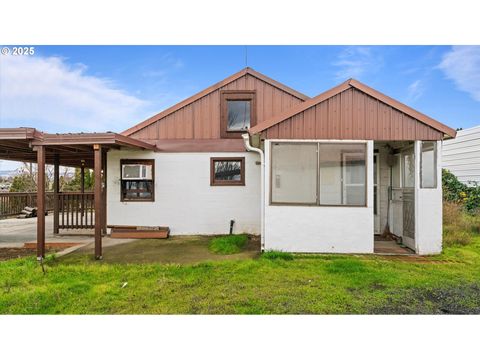 Photo of 85576 Highway 11 St, Milton Freewater, OR 97862 (MLS # 788948243)